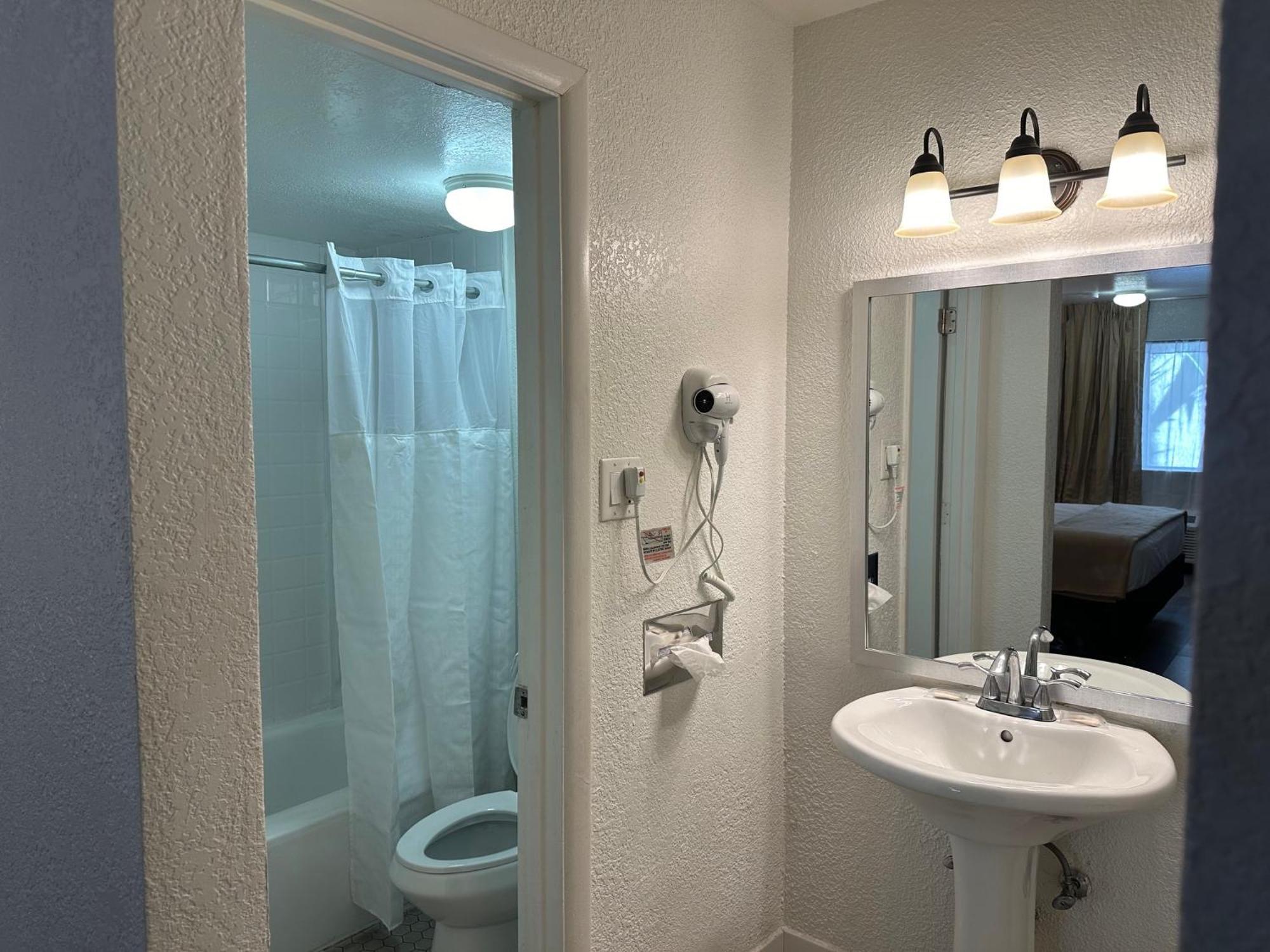 Premier Inns Metro Феникс Экстерьер фото